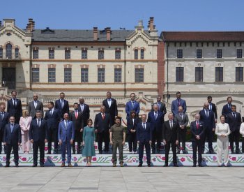 Evropští lídři na summitu EPC vyjádřili solidaritu Ukrajině i Moldavsku