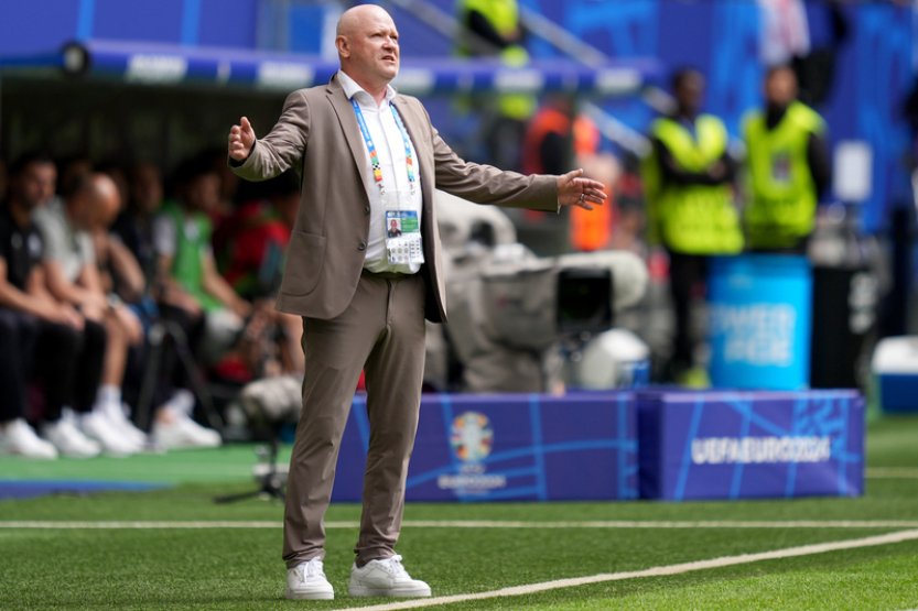 Trenér fotbalové reprezentace Hašek má po Euru nadále důvěru vedení FAČR