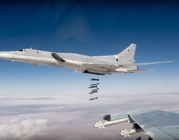 Ukrajinský dron v sobotu zapálil ruský bombardér Tu-22M3, píše Meduza