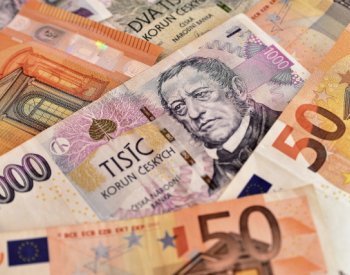 Žena z Hradecka se stala obětí podvodníků,přišla o 1,5 mil., něco si i půjčila