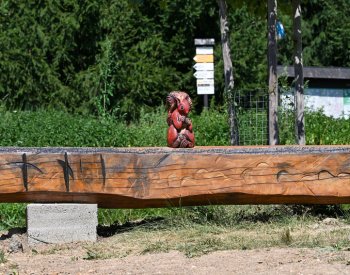 Lesy ČR opravily Ríšovu studánku a znovu z ní vytéká voda, upravily i okolí