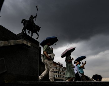 O víkendu se mírně ochladí, přes den bude pod 30 stupňů