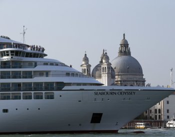 ET: Kterým turisty přeplněným destinacím byste se měli vyhnout