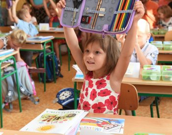 Průzkum: Čtvrtinu rodičů stojí začátek školního roku přes 5000 Kč