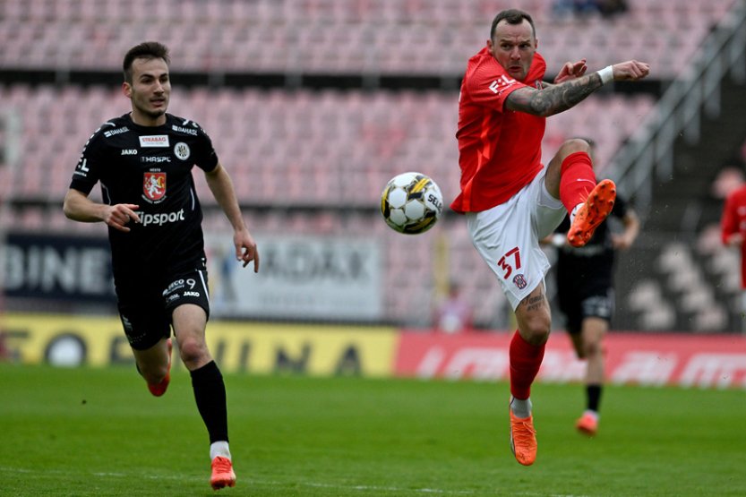 Zkušený útočník Řezníček posílil Duklu, chce být stovkařem