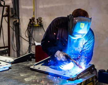 Ceny v průmyslu v Česku zrychlily růst, v zemědělství zpomalily pokles