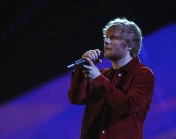 Zpěvák Sheeran se stal spoluvlastníkem svého domovského klubu Ipswich Town