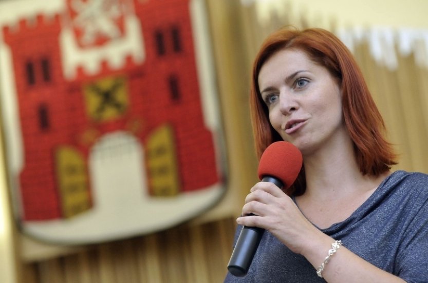 Fridrichová: Posiluje podezření na zrušení 168 hodin z politických důvodů