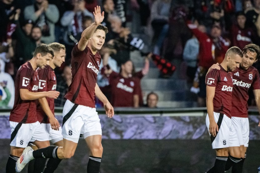 Fotbalisté Sparty budou hájit vedení v lize v Jablonci, Slavia přivítá Teplice