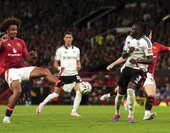Střídající Zirkzee rozhodl při debutu za Manchester United o výhře nad Fulhamem