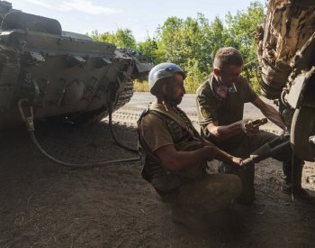 Syrskyj hlásil Zelenskému posílení pozic u Kurska, Moskva tvrdí opak