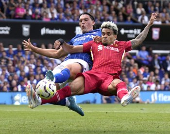 FC Liverpool začal novou éru výhrou 2:0 v Ipswichi, Salah překonal rekord