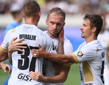 Hradec zůstává doma stoprocentní, výhru nad Duklou zařídil Mihálik