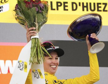 Polská cyklistka Niewiadomá vyhrála Tour de France o čtyři sekundy
