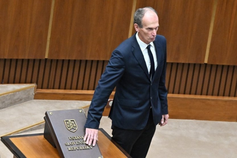 Slovenský politik přerušil divadelní představení, mluvil o perverznosti