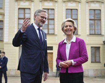 Fiala dnes bude v Bruselu jednat s předsedkyní Evropské komise von der Leyenovou