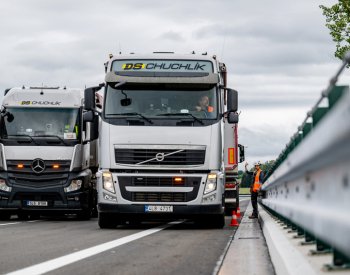 Most na obchvatu Jaroměř podstoupil zatěžovací zkoušku, otevře se 9. září