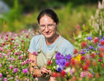 Zájem o lokální květiny z brněnské farmy roste, pěstování ale kazí vandalové