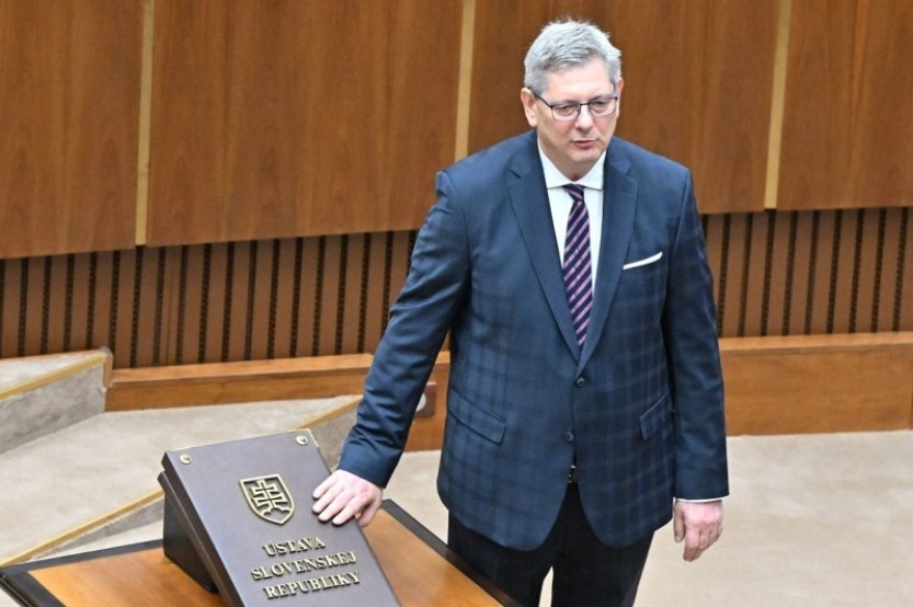 Slovenská sněmovna nejednala po obstrukci koalice o odvolání ministra