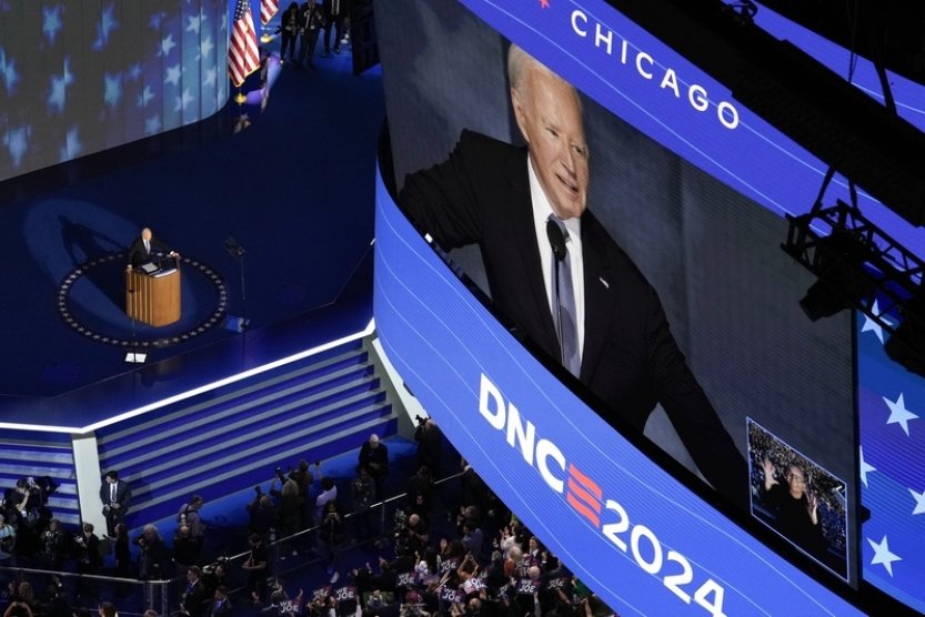 Demokraté vzdali hold Bidenovi, ten kritizoval Trumpa