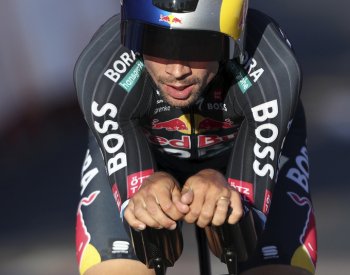 Trojnásobný vítěz Vuelty Roglič vyhrál první horský dojezd Vuelty a vede