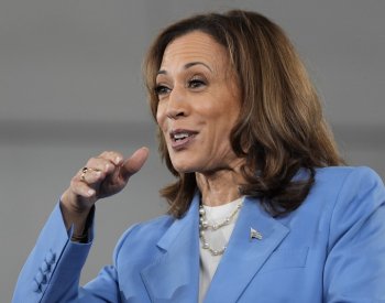 Reuters: Harrisová už na svou kampaň vybrala půl miliardy dolarů