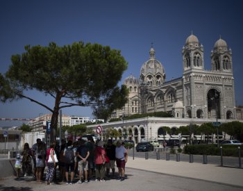 Ve Francii vrcholí vlna veder, u Lyonu bude až 42 stupňů Celsia