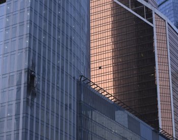 Ruská obrana odrazila 11 dronů směřujících na Moskvu, řekl starosta metropole