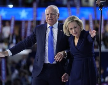 Walz oficiálně přijal nominaci na viceprezidenta