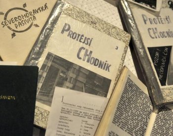 Dnem samizdatu má být podle Senátu 27. duben, nikoli Sněmovnou přijatý 12. říjen
