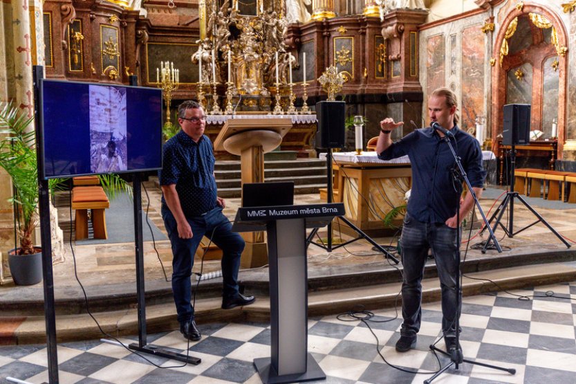 Dosud neznámý hrob v bazilice v Brně je mladší, než experti čekali