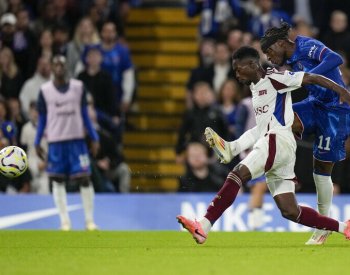 Finalista Konferenční ligy Fiorentina hrála doma s Puskás Akadémií jen 3:3