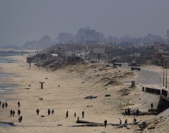 Izrael tvrdí, že za den zabil desítky ozbrojenců a zasáhl přes 30 cílů v Gaze