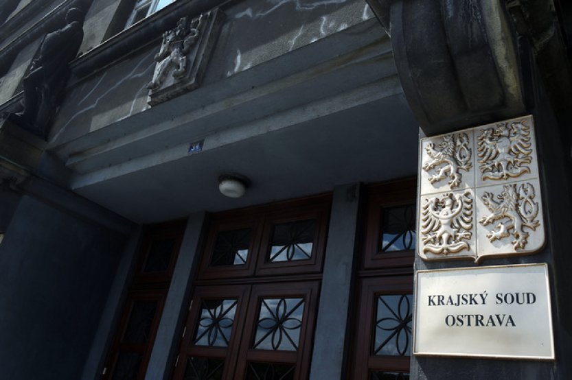 Soud uložil podmíněný trest 87leté ženě, která se v Ostravě pokusila zabít dceru
