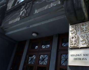 Soud uložil podmíněný trest 87leté ženě, která se v Ostravě pokusila zabít dceru