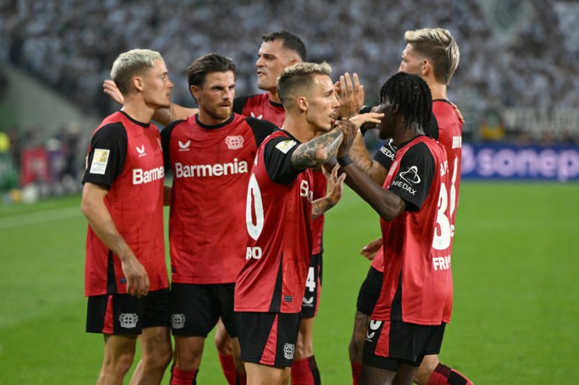 Leverkusen zahájil obhajobu vítěznou brankou v 11. nastavené minutě