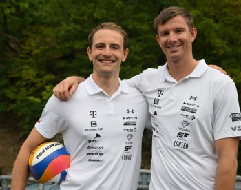 Perušič, Schweiner i Hermannová se Štochlovou jsou na písku v Brně v semifinále