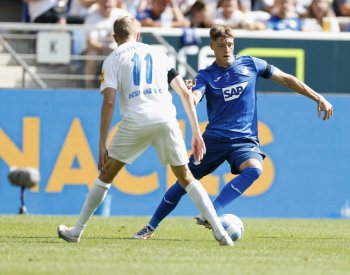 Hoffenheimu zařídil výhru nad Kielem Kramarič, debutující Hložek hrál hodinu