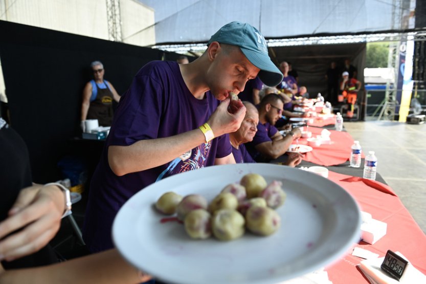 Na vizovickém Trnkobraní padl český rekord v pojídání švestkových knedlíků