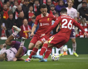 Chelsea deklasovala Wolverhampton, Liverpool porazil Brentford