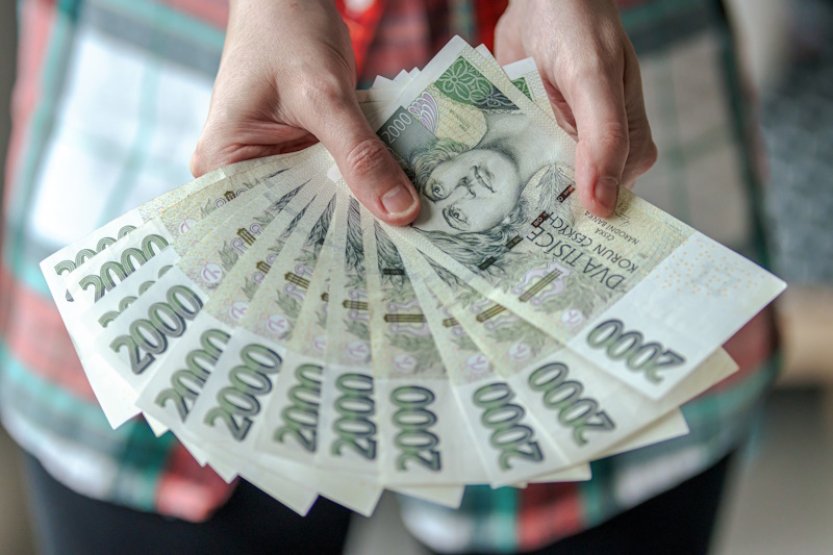 Průměrná mzda by mohla do tří let překročit 54.000 Kč, uvádí MF