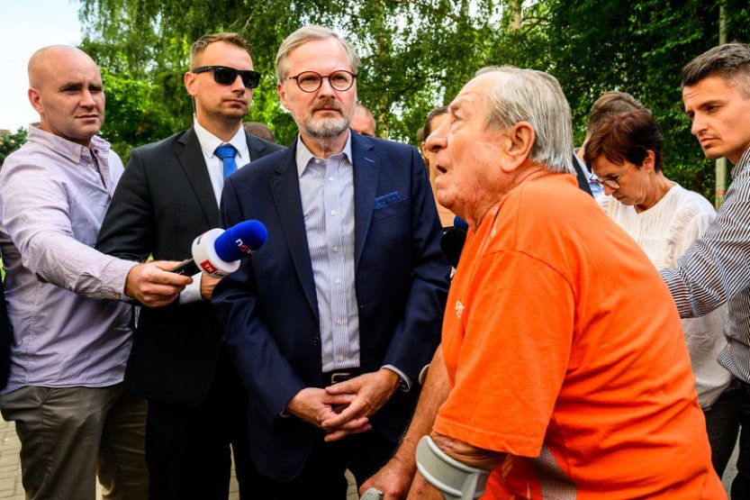 V Mojžíři Fiala vyslechl stížnosti starousedlíků na hluk i zápach