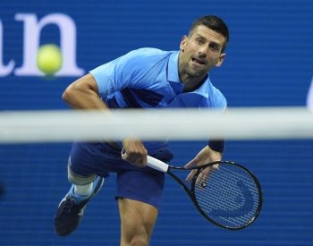 Krejčíková postoupila na US Open do 2. kola, dál jde i obhájce titulu Djokovič
