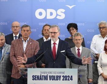 Fiala: S problémy ve stavebním řízení mají Bartošovi pomoct tři ministři