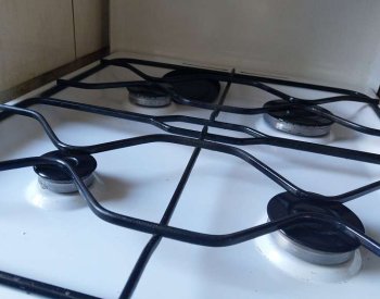 Ceny energií pro spotřebitele by mohly dál klesat, očekávají analytici