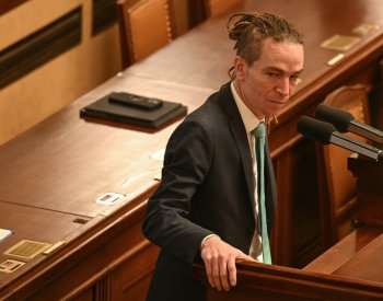 Sněmovna bude na žádost Bartoše jednat o stavebním řízení, a to v úvodu schůze