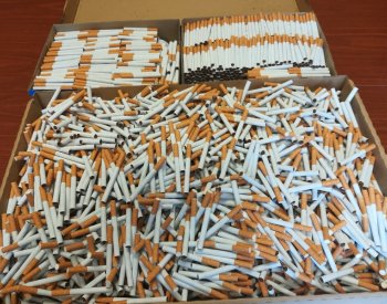 Celníci ve Středočeském a Karlovarském kraji odhalili gang výrobců cigaret