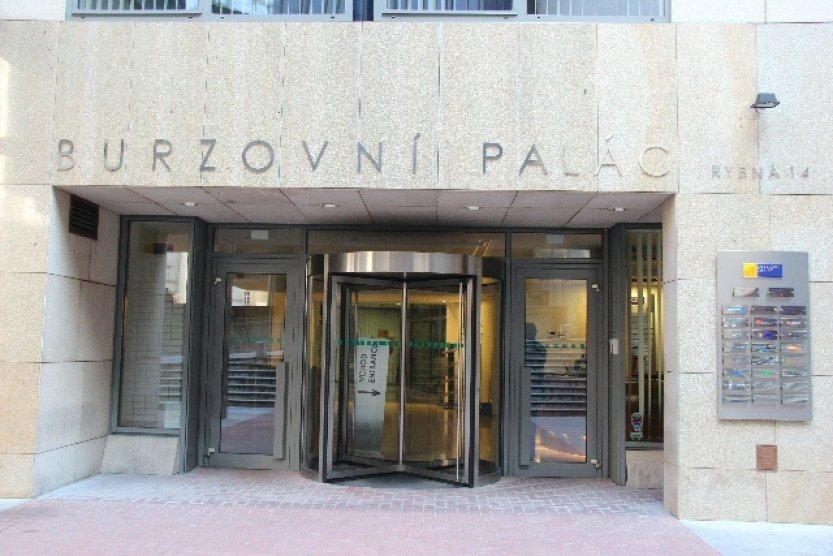 Pražská burza dnes posílila, pomohly jí akcie ČEZ, Erste nebo Monety