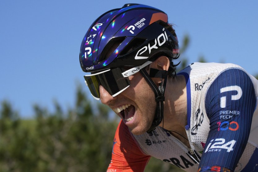 Na Vueltě vyhrál po úniku Woods, Roglič najel téměř dvě minuty na O'Connora