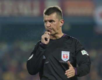 Komise rozhodčích sudího Patáka po kontroverzní penaltě vyřadila z listiny